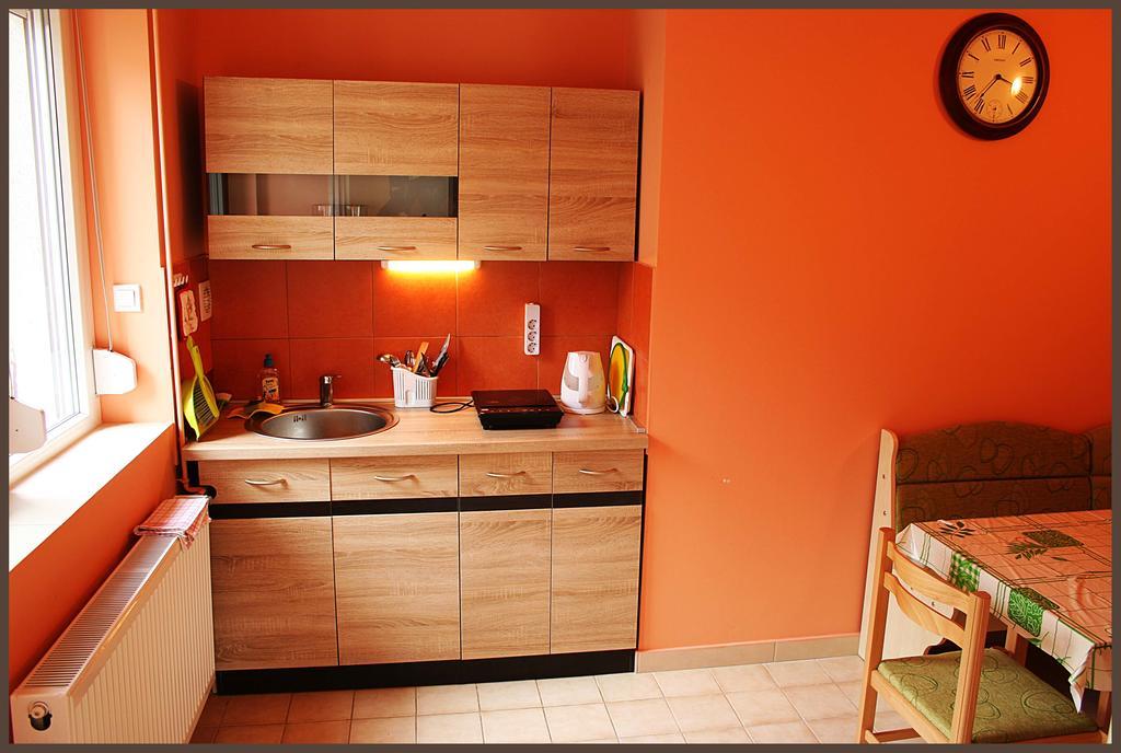 White & Quiet Apartment House เฮวิซ ภายนอก รูปภาพ