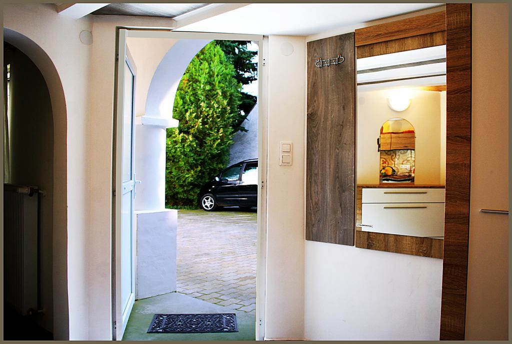 White & Quiet Apartment House เฮวิซ ภายนอก รูปภาพ