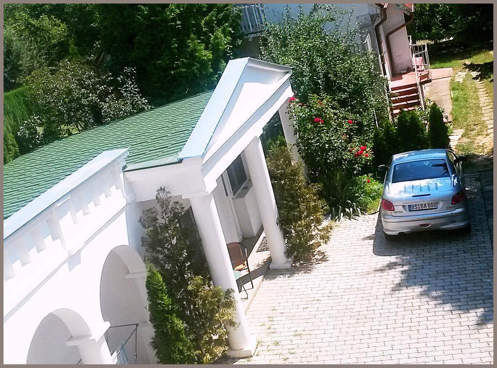 White & Quiet Apartment House เฮวิซ ภายนอก รูปภาพ