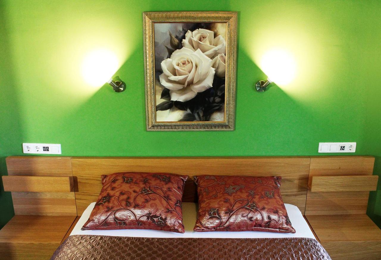 White & Quiet Apartment House เฮวิซ ภายนอก รูปภาพ